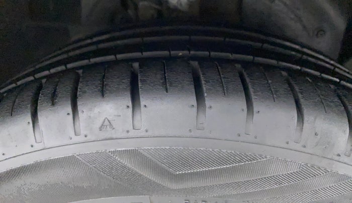 2020 Ford New Figo TITANIUM BLU 1.2 PETROL, Petrol, Manual, 11,383 km, Right Front Tyre Tread