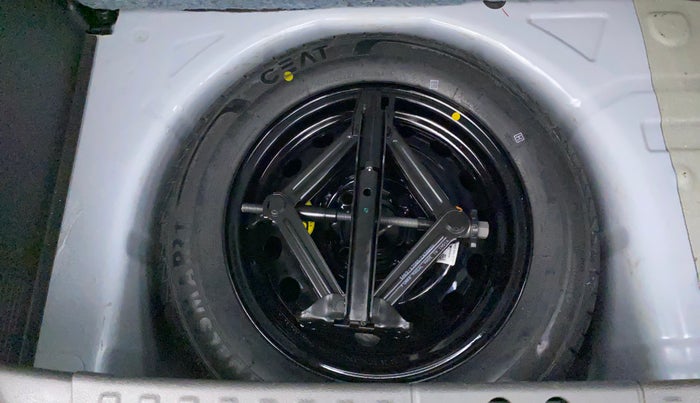 2020 Ford New Figo TITANIUM BLU 1.2 PETROL, Petrol, Manual, 11,383 km, Spare Tyre