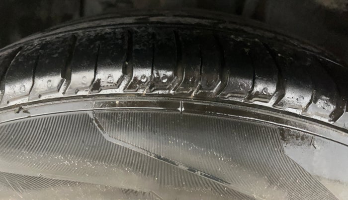 2021 Tata NEXON XZA PLUS (O) PETROL, Petrol, Automatic, 61,447 km, Right Front Tyre Tread