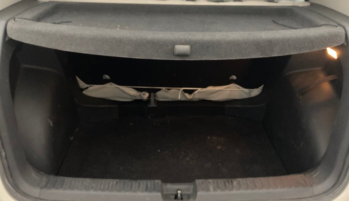 2022 Volkswagen TAIGUN COMFORTLINE 1.0 TSI MT, Petrol, Manual, 29,920 km, Boot Inside