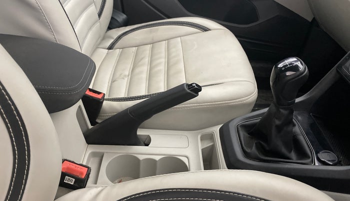 2022 Volkswagen TAIGUN COMFORTLINE 1.0 TSI MT, Petrol, Manual, 29,920 km, Gear Lever