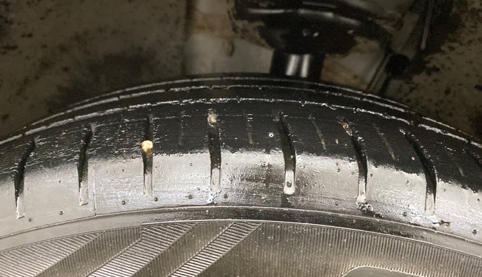 2022 Volkswagen TAIGUN COMFORTLINE 1.0 TSI MT, Petrol, Manual, 29,920 km, Left Front Tyre Tread