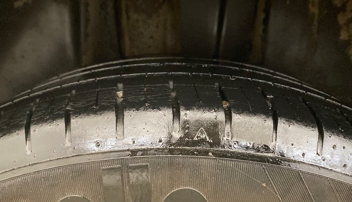 2022 Volkswagen TAIGUN COMFORTLINE 1.0 TSI MT, Petrol, Manual, 29,920 km, Right Rear Tyre Tread