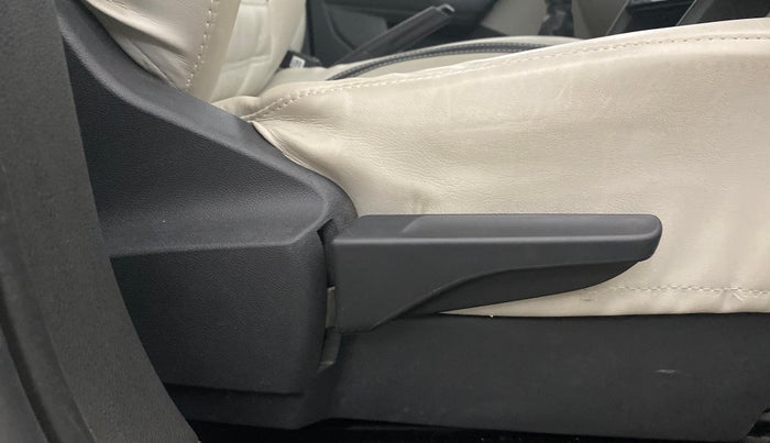 2022 Volkswagen TAIGUN COMFORTLINE 1.0 TSI MT, Petrol, Manual, 29,920 km, Driver Side Adjustment Panel