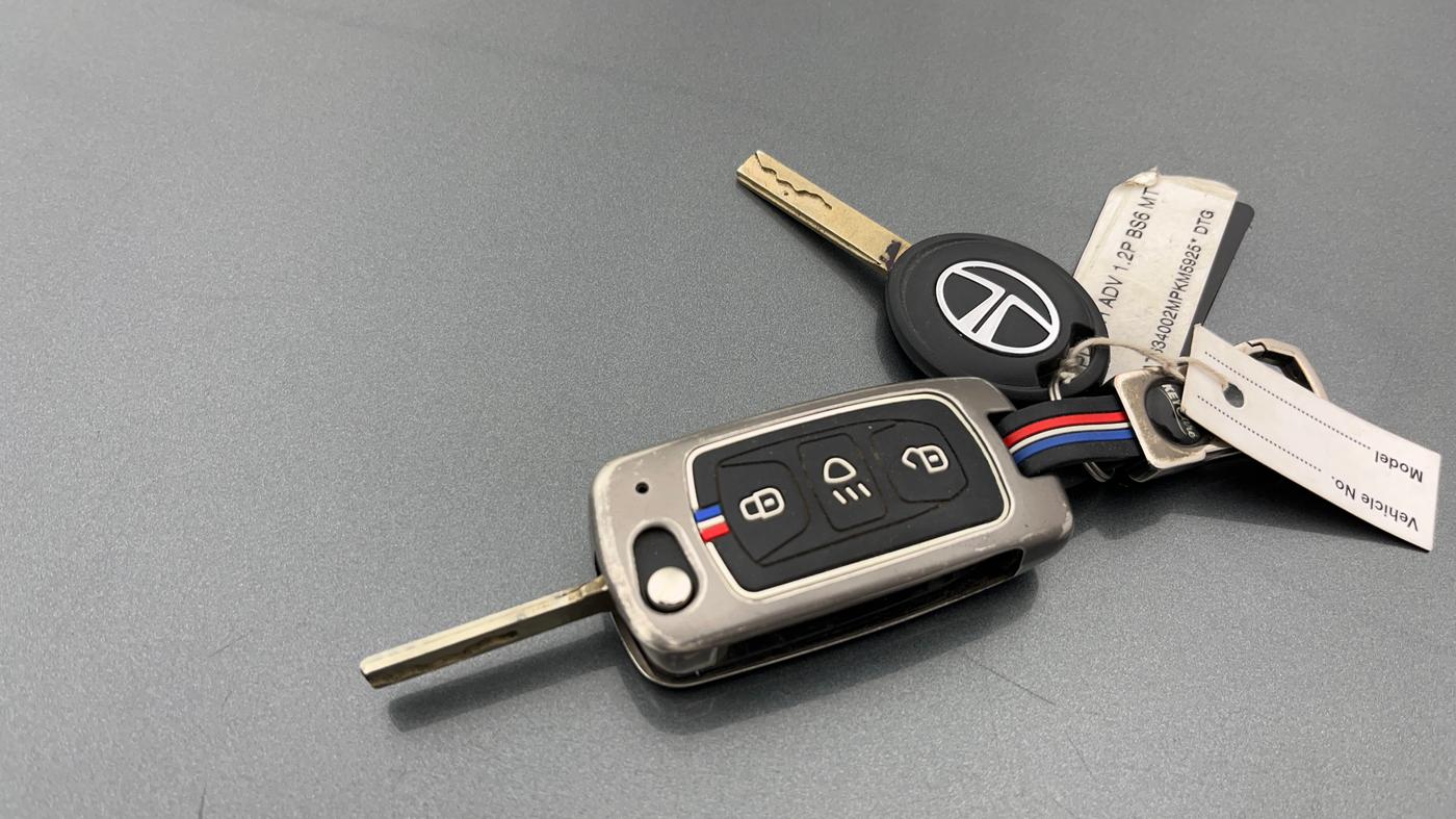 2021 Tata PUNCH ADVENTURE MT, Petrol, Manual, 38,816 km, Key Close Up