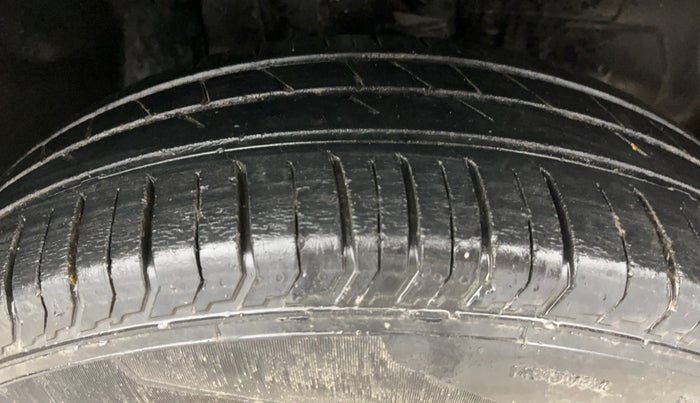 2021 Tata PUNCH ADVENTURE MT, Petrol, Manual, 38,816 km, Right Front Tyre Tread