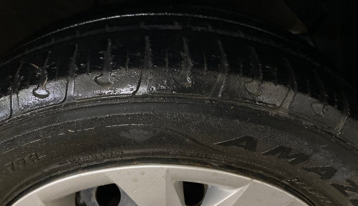 2015 Hyundai Grand i10 MAGNA 1.2 KAPPA VTVT, Petrol, Manual, 29,565 km, Right Front Tyre Tread