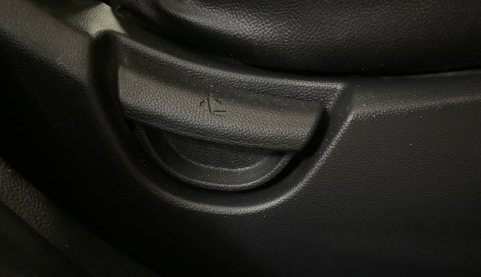 2015 Hyundai Grand i10 MAGNA 1.2 KAPPA VTVT, Petrol, Manual, 29,565 km, Driver Side Adjustment Panel