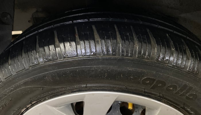 2015 Hyundai Grand i10 MAGNA 1.2 KAPPA VTVT, Petrol, Manual, 29,565 km, Right Rear Tyre Tread