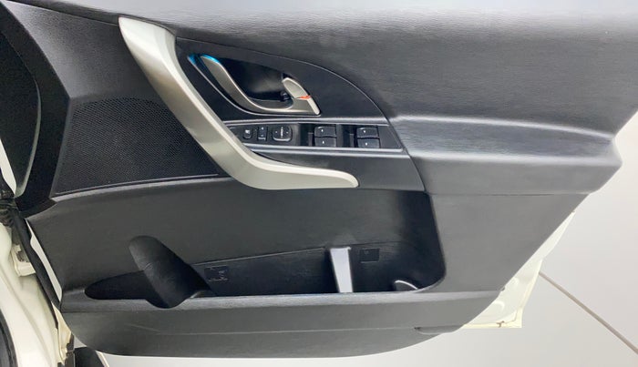 2019 Mahindra XUV500 W7 AT, Diesel, Automatic, 67,102 km, Driver Side Door Panels Control