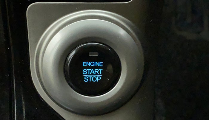 2019 Mahindra XUV500 W7 AT, Diesel, Automatic, 67,102 km, Keyless Start/ Stop Button