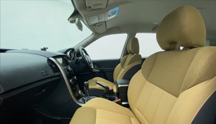 2019 Mahindra XUV500 W7 AT, Diesel, Automatic, 67,102 km, Right Side Front Door Cabin