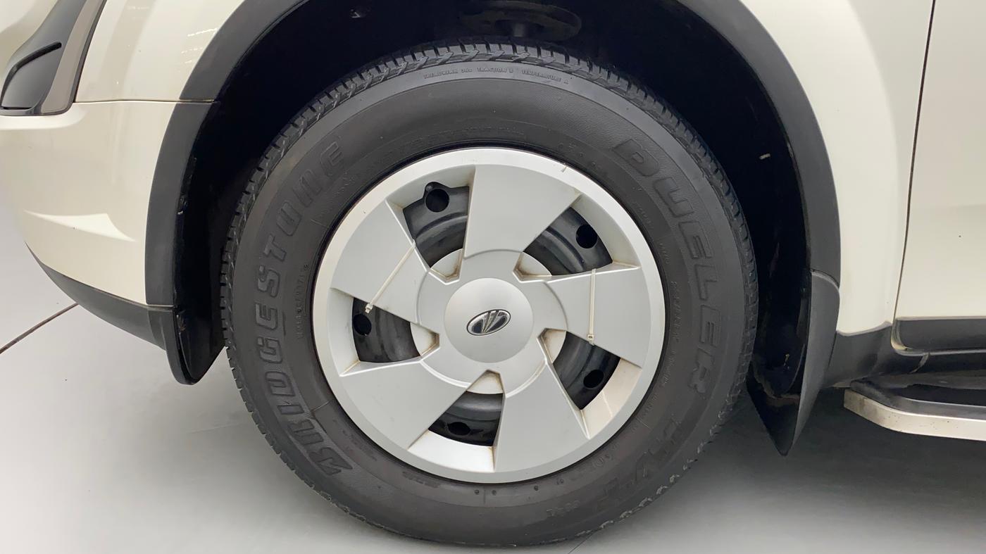 2019 Mahindra XUV500 W7 AT, Diesel, Automatic, 67,102 km, Left Front Wheel