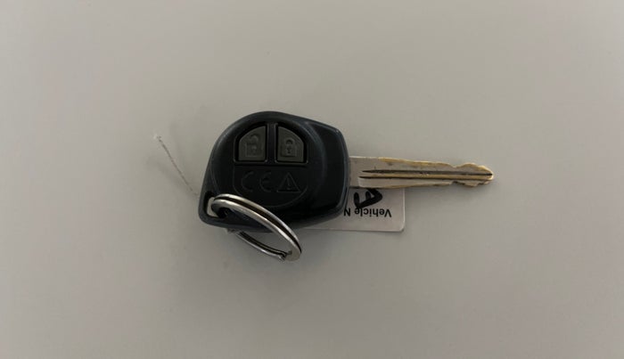 2016 Maruti Baleno DELTA PETROL 1.2, Petrol, Manual, 73,601 km, Key Close Up