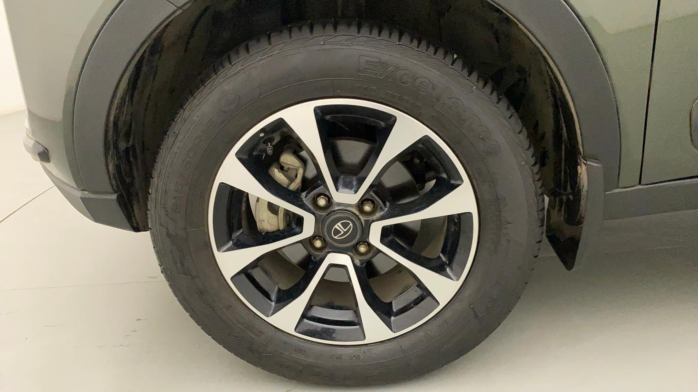 2021 Tata NEXON XZA PLUS SUNROOF DUAL TONE PETROL, Petrol, Automatic, 10,317 km, Left Front Wheel