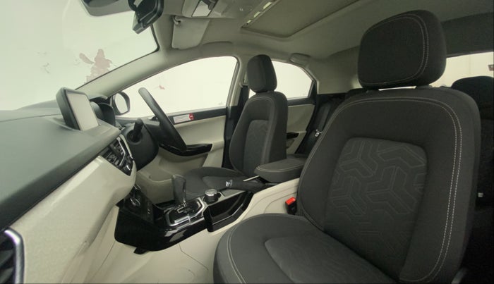 2021 Tata NEXON XZA PLUS SUNROOF DUAL TONE PETROL, Petrol, Automatic, 10,317 km, Right Side Front Door Cabin