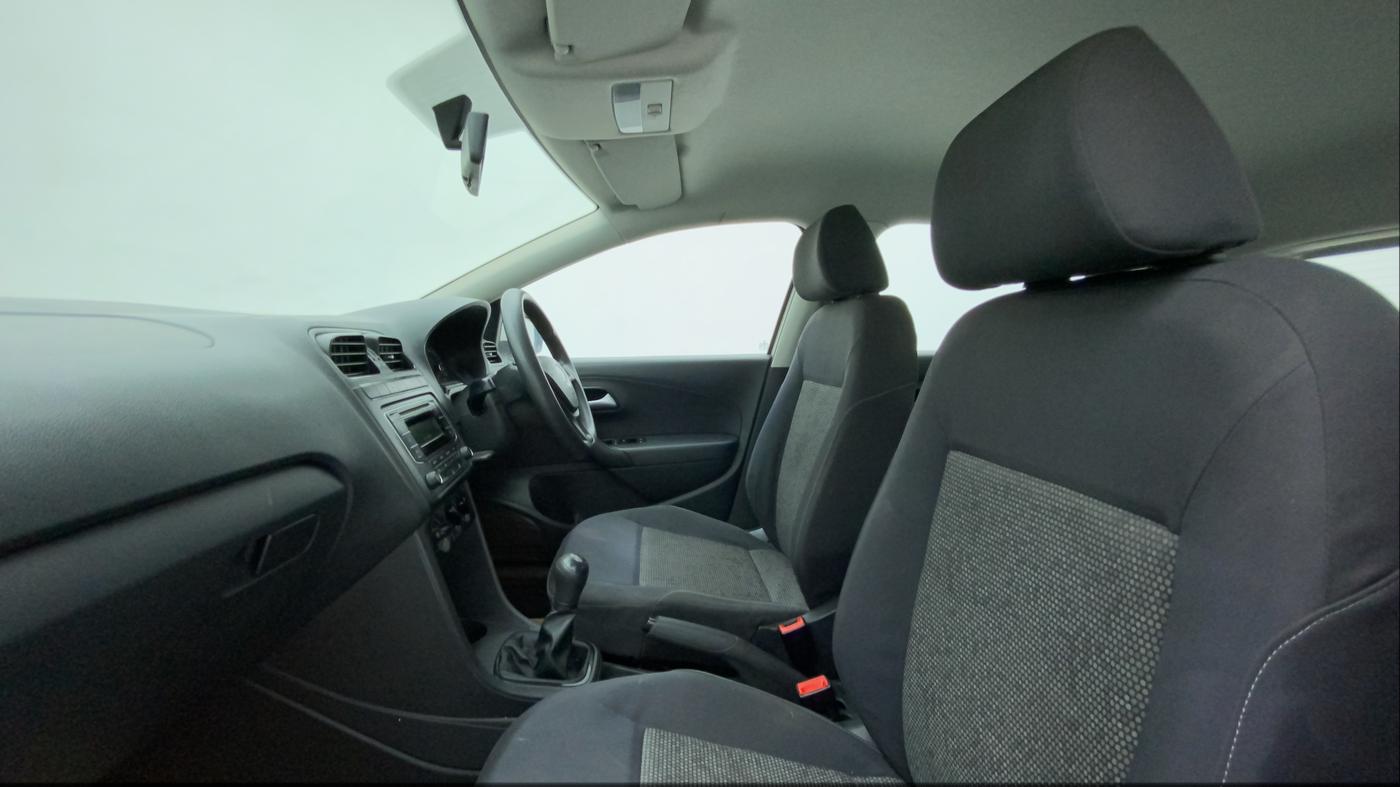 2014 Volkswagen Polo COMFORTLINE 1.2L, Petrol, Manual, 42,912 km, Right Side Front Door Cabin
