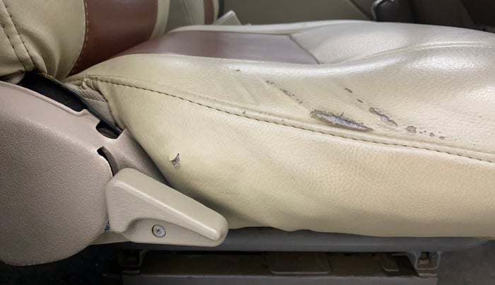 2012 Mahindra Bolero SLX BS IV, Diesel, Manual, 76,918 km, Driver Side Adjustment Panel