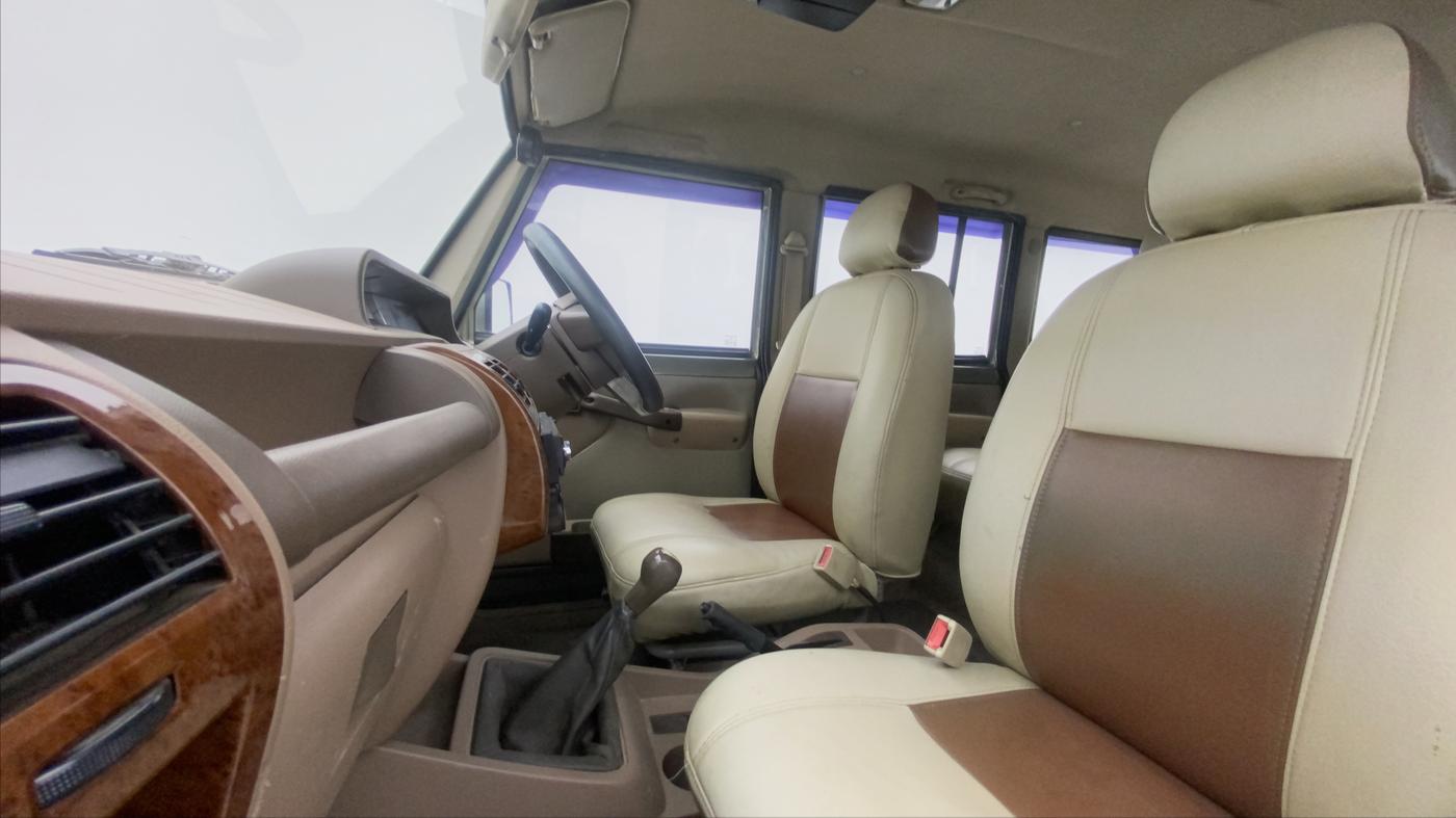 2012 Mahindra Bolero SLX BS IV, Diesel, Manual, 76,918 km, Right Side Front Door Cabin