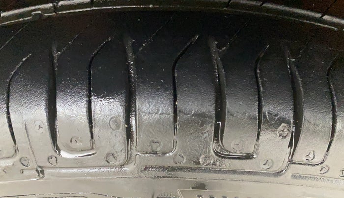 2015 Maruti Wagon R 1.0 VXI, Petrol, Manual, 81,636 km, Left Front Tyre Tread