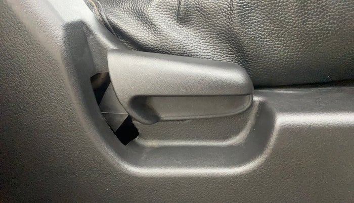 2015 Maruti Wagon R 1.0 VXI, Petrol, Manual, 81,636 km, Driver Side Adjustment Panel