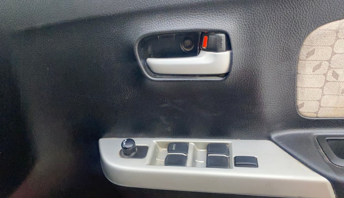 2015 Maruti Wagon R 1.0 VXI, Petrol, Manual, 81,636 km, Driver Side Door Panels Control