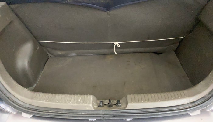 2015 Hyundai i10 MAGNA 1.1, Petrol, Manual, 66,295 km, Boot Inside