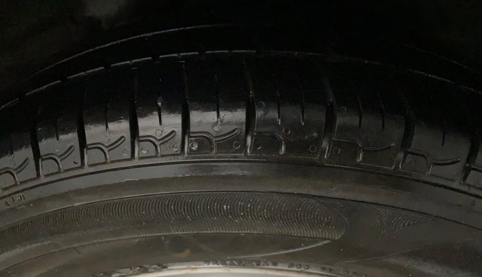 2015 Hyundai i10 MAGNA 1.1, Petrol, Manual, 66,295 km, Left Rear Tyre Tread