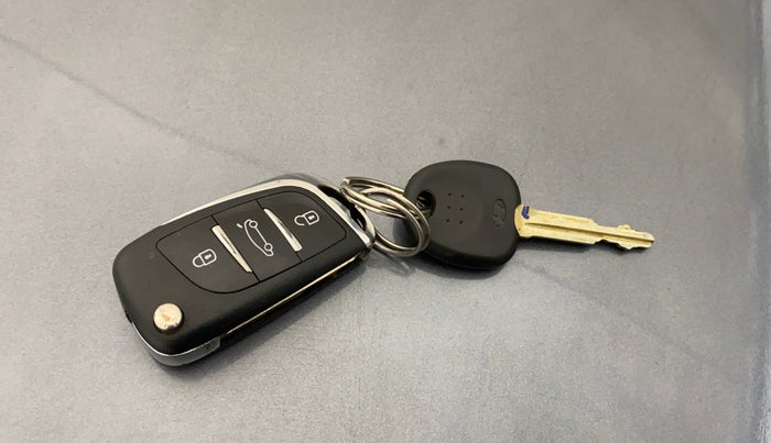 2015 Hyundai i10 MAGNA 1.1, Petrol, Manual, 66,295 km, Key Close Up