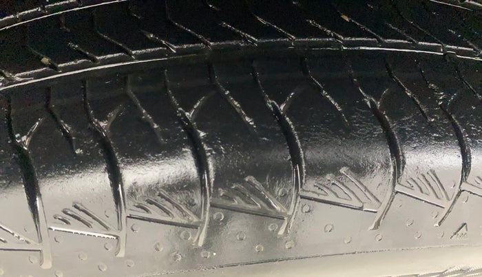 2023 Maruti Grand Vitara DELTA SMART HYBRID, Petrol, Manual, 42,501 km, Right Rear Tyre Tread