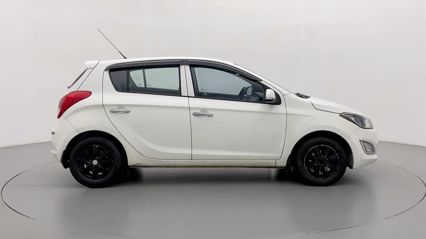 2014 Hyundai i20 ASTA 1.4 CRDI, Diesel, Manual, 63,703 km, Right Side View