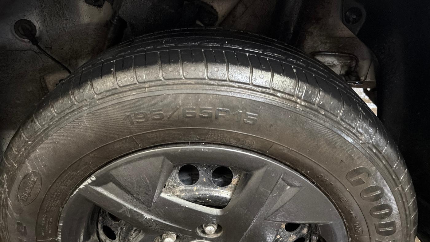 2023 Hyundai VENUE S(O) 1.2, Petrol, Manual, 51,259 km, Left Rear Tyre Tread