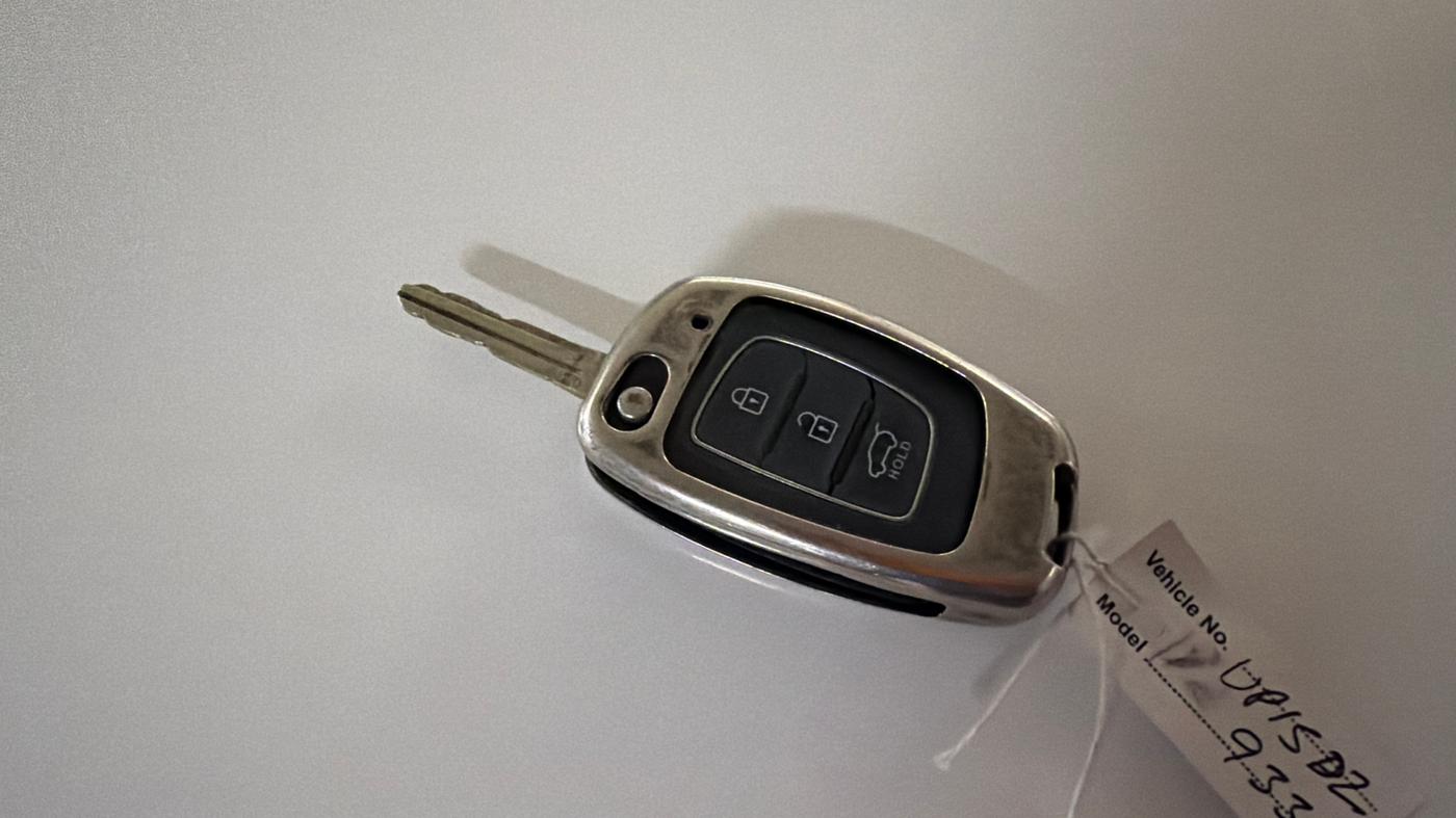 2023 Hyundai VENUE S(O) 1.2, Petrol, Manual, 51,259 km, Key Close Up