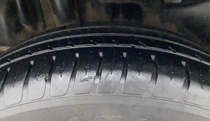 2018 Maruti Swift VXI, Petrol, Manual, 61,369 km, Right Rear Tyre Tread