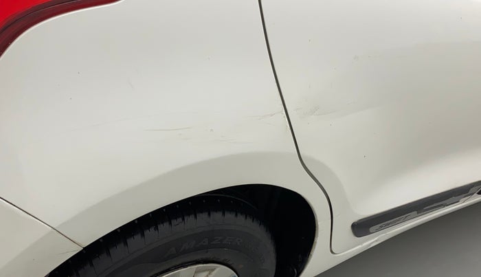 2018 Maruti Swift VXI, Petrol, Manual, 61,369 km, Right quarter panel - Minor scratches