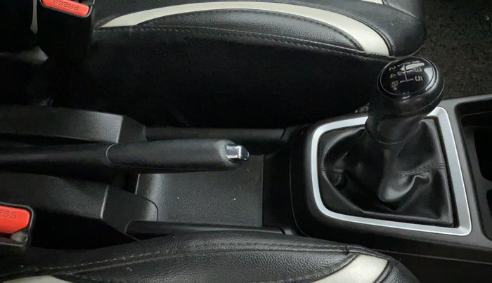 2018 Maruti Swift VXI, Petrol, Manual, 61,369 km, Gear Lever