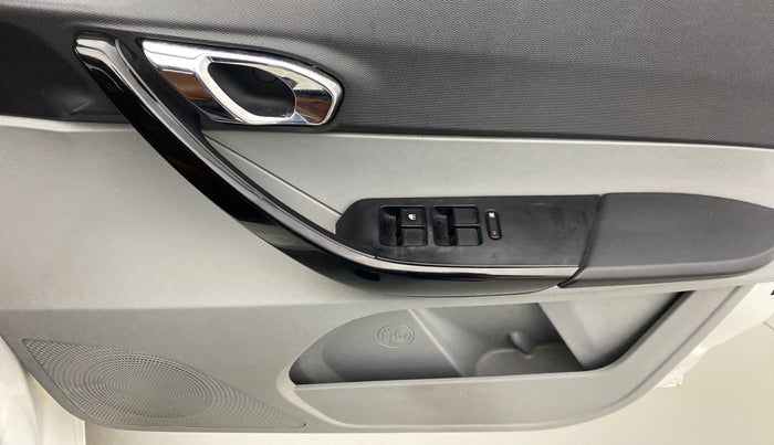 2020 Tata Tiago XZ+ 1.2 Revotron, Petrol, Manual, 67,415 km, Driver Side Door Panels Control
