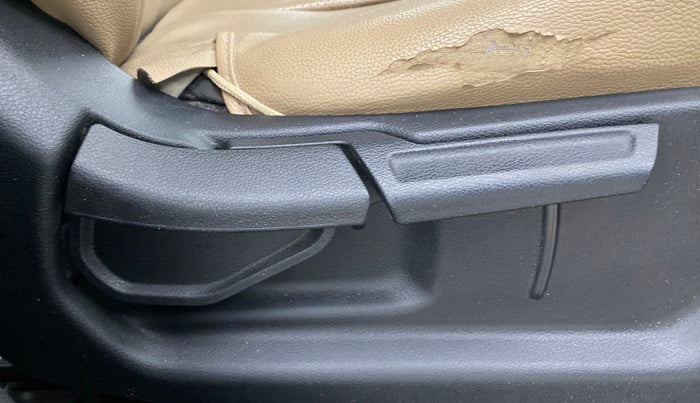 2021 Hyundai VENUE SX PLUS 1.0 TURBO DCT, Petrol, Automatic, 1,03,126 km, Driver Side Adjustment Panel