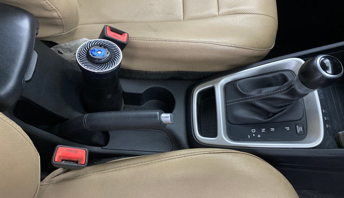 2021 Hyundai VENUE SX PLUS 1.0 TURBO DCT, Petrol, Automatic, 1,03,126 km, Gear Lever