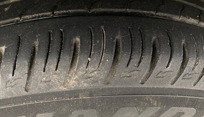 2021 Hyundai VENUE SX PLUS 1.0 TURBO DCT, Petrol, Automatic, 1,03,126 km, Left Front Tyre Tread