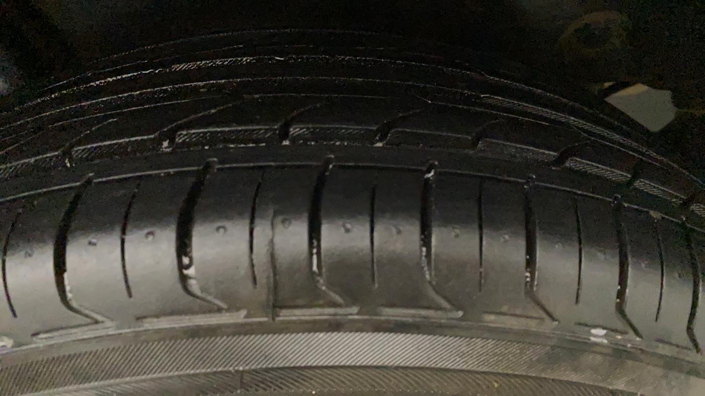 2017 Maruti Swift Dzire ZXI, Petrol, Manual, 51,088 km, Left Front Tyre Tread