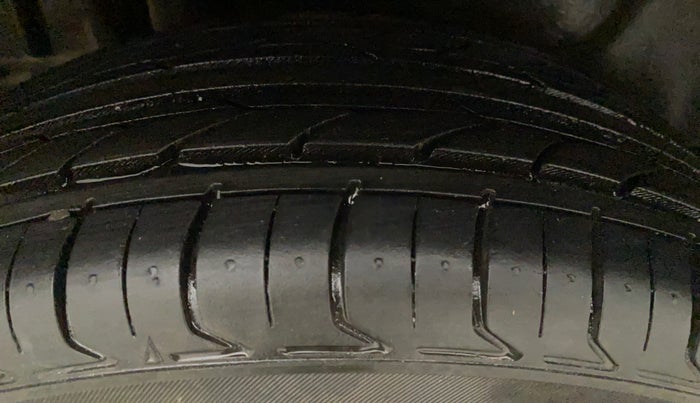 2017 Maruti Swift Dzire ZXI, Petrol, Manual, 51,088 km, Left Rear Tyre Tread