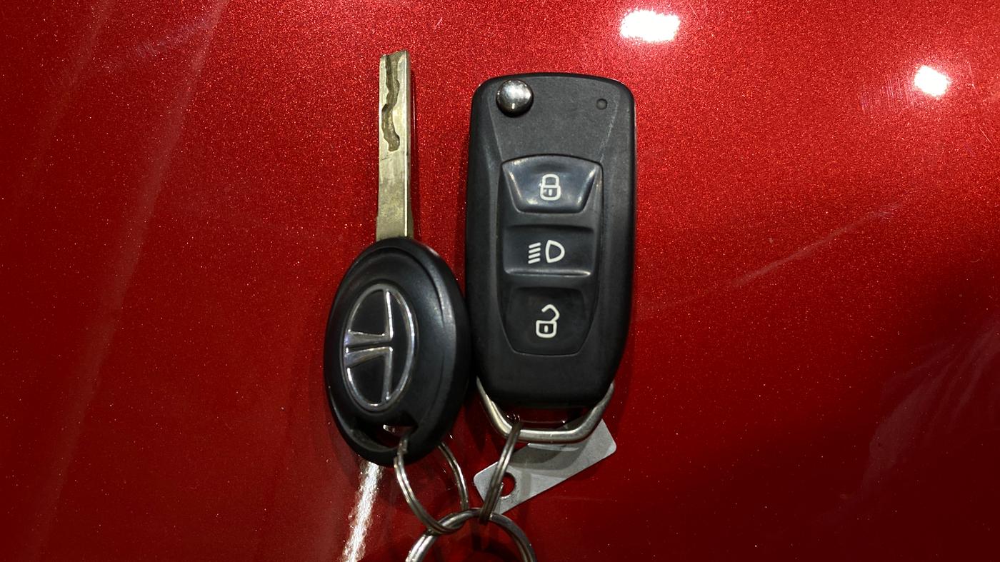 2019 Tata Tiago XZ PETROL, Petrol, Manual, 29,667 km, Key Close Up