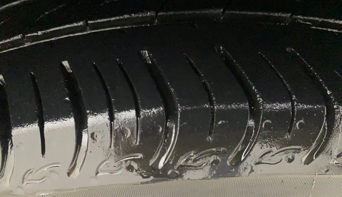 2022 Honda Amaze 1.2L I-VTEC VX CVT, Petrol, Automatic, 20,853 km, Right Front Tyre Tread