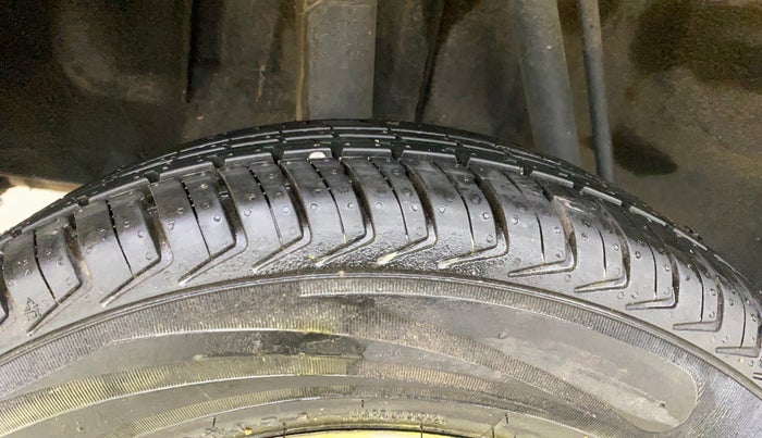 2017 Renault Kwid RXT 1.0 AMT (O), Petrol, Automatic, 23,001 km, Right Rear Tyre Tread