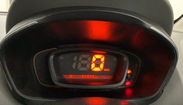 2017 Renault Kwid RXT 1.0 AMT (O), Petrol, Automatic, 23,001 km, Odometer Image