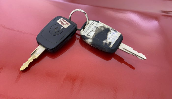 2017 Renault Kwid RXT 1.0 AMT (O), Petrol, Automatic, 23,001 km, Key Close Up