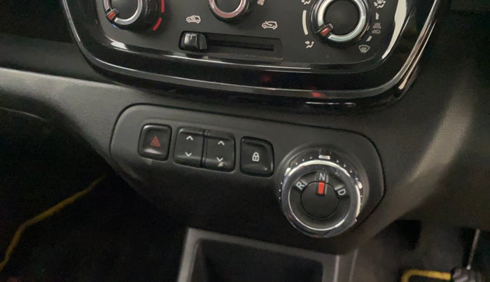 2017 Renault Kwid RXT 1.0 AMT (O), Petrol, Automatic, 23,001 km, Gear Lever