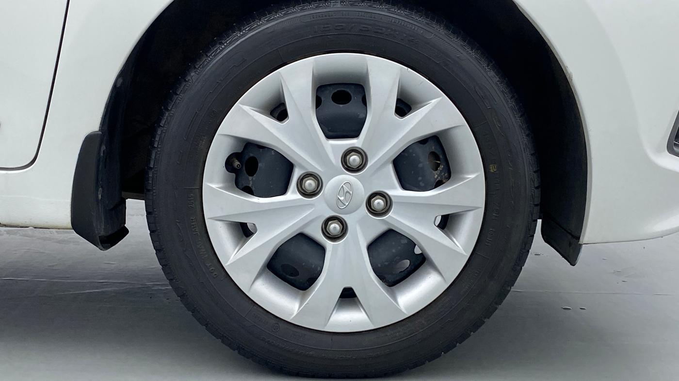 2015 Hyundai Grand i10 SPORTZ 1.2 KAPPA VTVT, Petrol, Manual, 34,679 km, Right Front Wheel