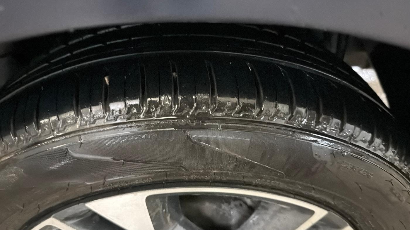 2019 Tata TIGOR XZA PLUS PETROL, CNG, Automatic, 33,431 km, Left Rear Tyre Tread